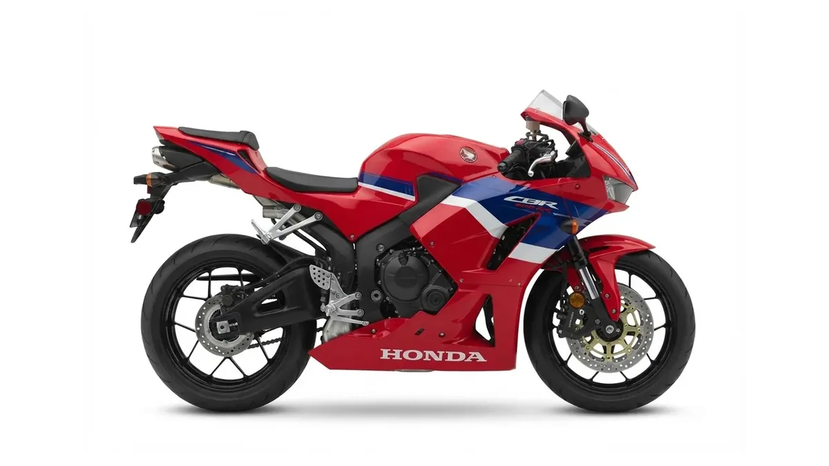 Honda CBR600RR 2027: frenos de la Fireblade y pantalla TFT más grande